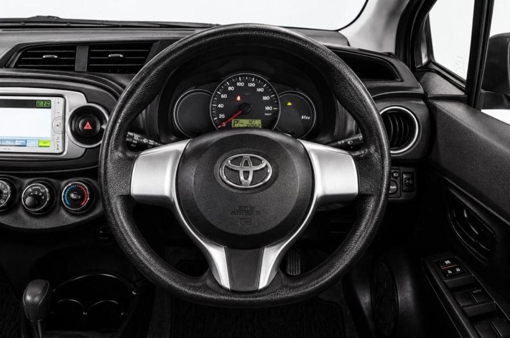 Toyota Vitz III (XP130) Челябинск  - изображение 8