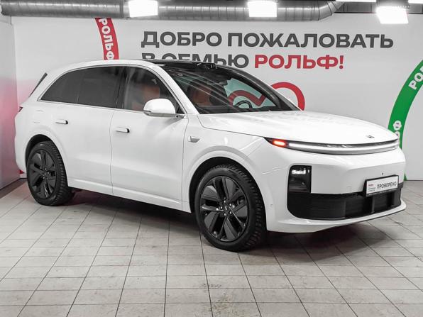 Li Auto (Lixiang) L6 с пробегом 2025 года, цена 5 998 000 рублей, 5600 км, внедорожник, Автокод Объявления
