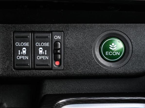 Honda Stepwgn V Рестайлинг с пробегом 2021 года, цена 2 649 000 рублей, 57148 км, минивэн, Автокод Объявления