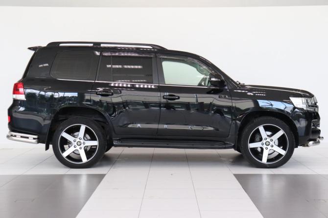 Toyota Land Cruiser 200 Series Рестайлинг 2 с пробегом 2019 года, цена 6 291 000 рублей, 180904 км, внедорожник, Автокод Объявления