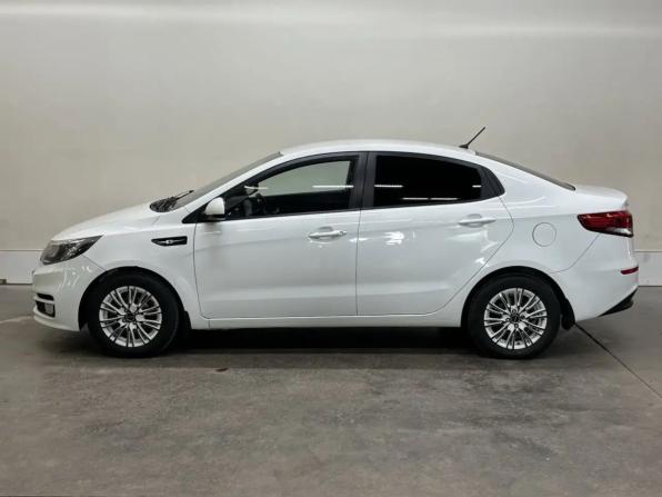 Kia Rio III Рестайлинг с пробегом 2015 года, цена 937 000 рублей, 100000 км, седан, Автокод Объявления
