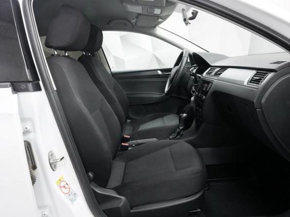 Skoda Rapid I Рестайлинг с пробегом 2019 года, цена 1 421 000 рублей, 117000 км, лифтбек, Автокод Объявления
