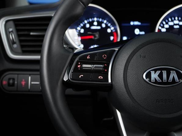 Kia Ceed III с пробегом 2019 года, цена 1 850 000 рублей, 98249 км, универсал, Автокод Объявления