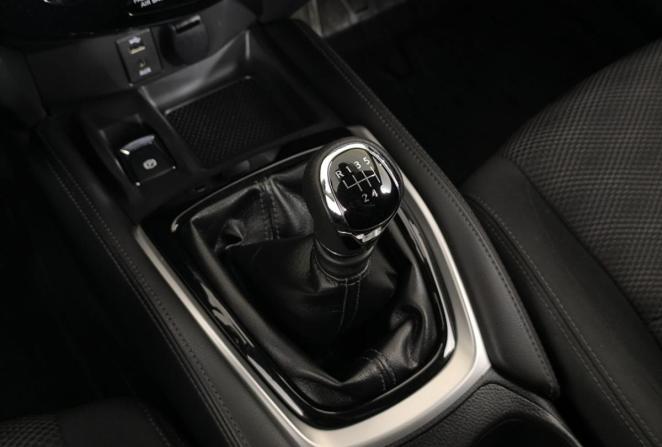 Nissan Qashqai II с пробегом 2018 года, цена 1 900 000 рублей, 30048 км, внедорожник, Автокод Объявления