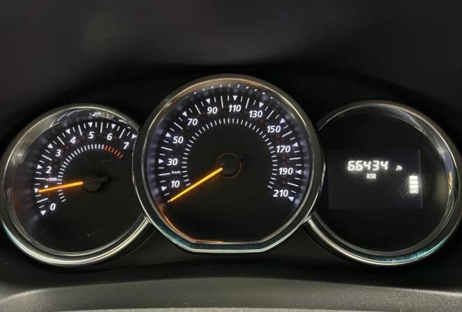 Renault Logan II Рестайлинг с пробегом 2019 года, цена 980 000 рублей, 66434 км, седан, Автокод Объявления