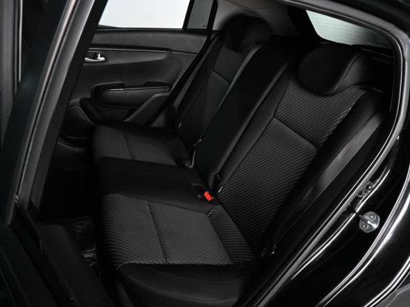 Kia Rio IV с пробегом 2018 года, цена 1 399 000 рублей, 142054 км, хэтчбек, Автокод Объявления