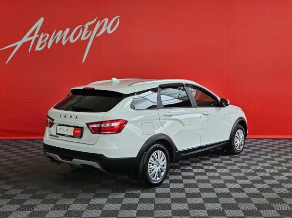 Lada (ВАЗ) Vesta I с пробегом 2021 года, цена 1 377 000 рублей, 60451 км, универсал, Автокод Объявления