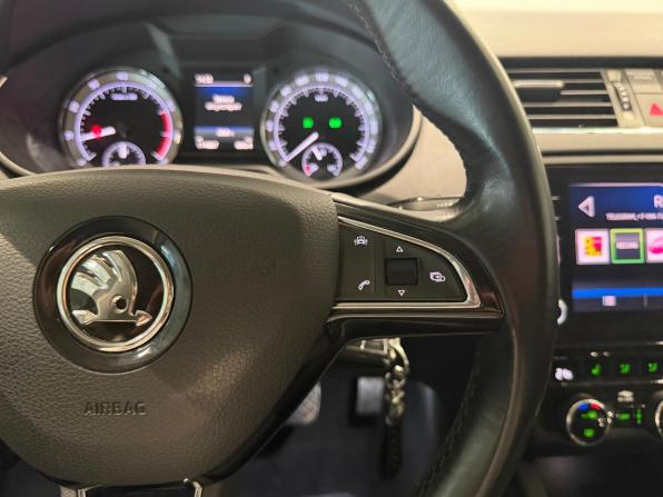 Skoda Octavia III (A7) Рестайлинг с пробегом 2018 года, цена 2 030 000 рублей, 114001 км, лифтбек, Автокод Объявления