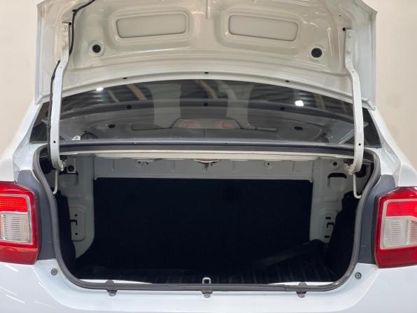 Renault Logan II Рестайлинг с пробегом 2019 года, цена 725 000 рублей, 126500 км, седан, Автокод Объявления