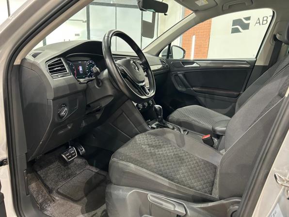 Volkswagen Tiguan II с пробегом 2018 года, цена 2 419 000 рублей, 125876 км, внедорожник, Автокод Объявления