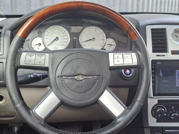 Chrysler 300C I с пробегом 2005 года, цена 750 000 рублей, 370000 км, седан, Автокод Объявления