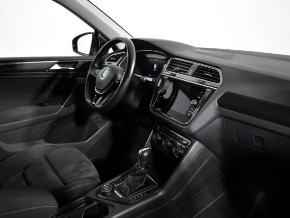 Volkswagen Tiguan II с пробегом 2018 года, цена 2 850 000 рублей, 73198 км, внедорожник, Автокод Объявления