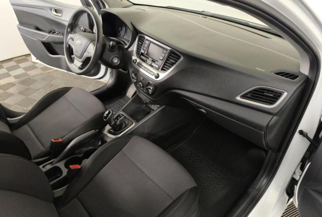 Hyundai Solaris II с пробегом 2018 года, цена 1 160 000 рублей, 200490 км, седан, Автокод Объявления