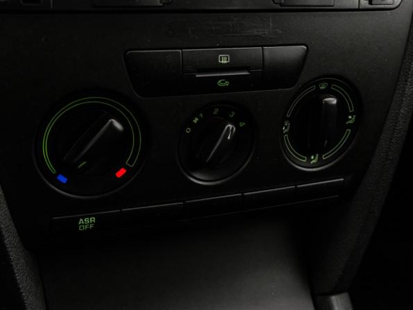 Skoda Octavia II (A5) Рестайлинг с пробегом 2011 года, цена 599 000 рублей, 205644 км, лифтбек, Автокод Объявления