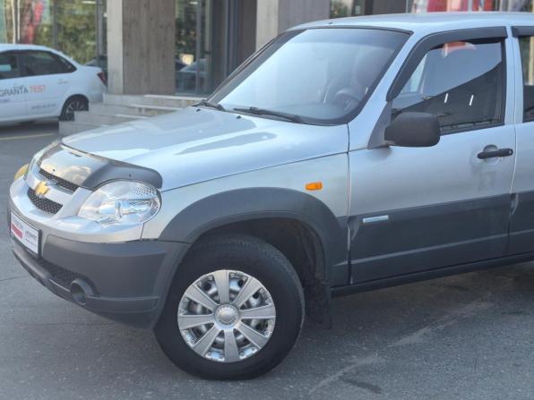 Chevrolet Niva I Рестайлинг с пробегом 2009 года, цена 269 000 рублей, 182600 км, внедорожник, Автокод Объявления