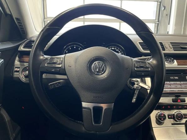 Volkswagen Passat B7 с пробегом 2012 года, цена 950 000 рублей, 243650 км, универсал, Автокод Объявления