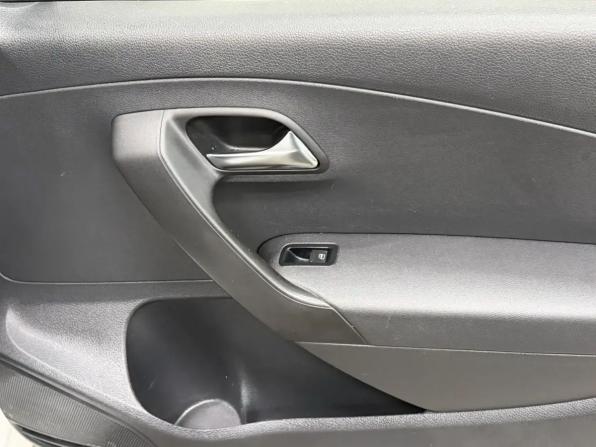 Volkswagen Polo V Рестайлинг с пробегом 2016 года, цена 899 000 рублей, 124000 км, седан, Автокод Объявления