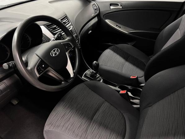 Hyundai Solaris I Рестайлинг с пробегом 2015 года, цена 655 000 рублей, 130338 км, хэтчбек, Автокод Объявления