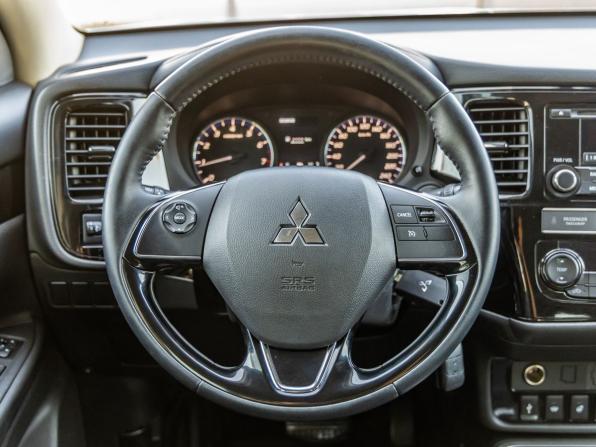 Mitsubishi Outlander III Рестайлинг 3 с пробегом 2019 года, цена 1 998 000 рублей, 150320 км, внедорожник, Автокод Объявления