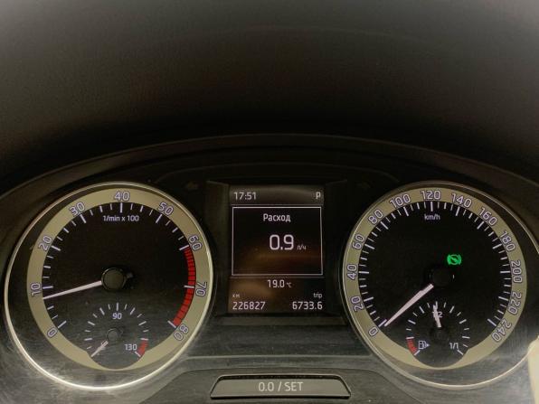 Skoda Rapid I с пробегом 2016 года, цена 853 000 рублей, 226826 км, лифтбек, Автокод Объявления