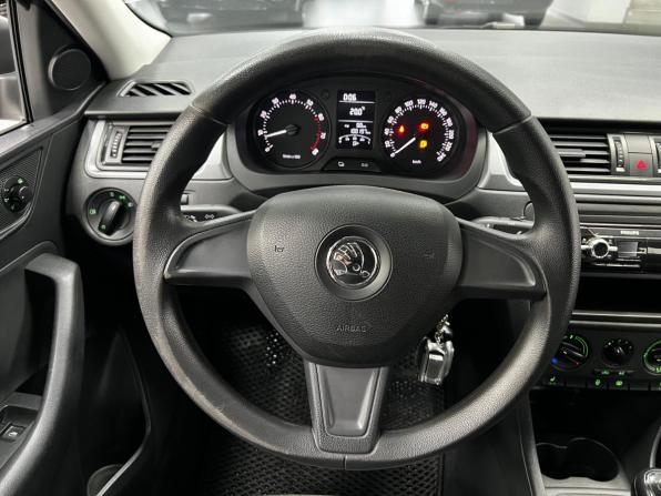 Skoda Rapid I с пробегом 2015 года, цена 1 199 900 рублей, 100500 км, лифтбек, Автокод Объявления