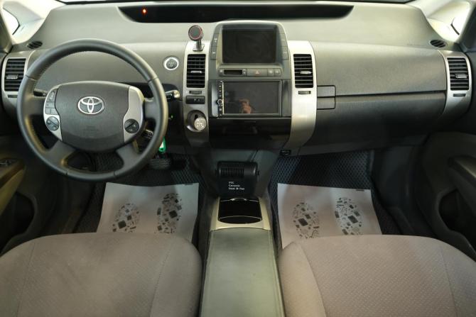 Toyota Prius II Рестайлинг (XW20) с пробегом 2008 года, цена 839 000 рублей, 235000 км, лифтбек, Автокод Объявления