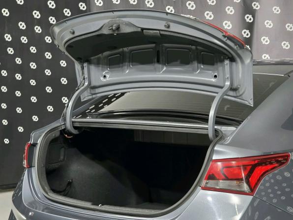 Hyundai Solaris II с пробегом 2018 года, цена 1 265 000 рублей, 133435 км, седан, Автокод Объявления