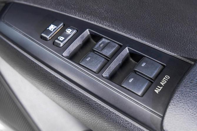Toyota Corolla XI (E160 E170 E180) с пробегом 2013 года, цена 1 279 000 рублей, 141200 км, универсал, Автокод Объявления