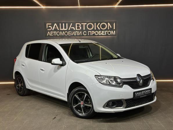 Renault Sandero II с пробегом 2015 года, цена 690 000 рублей, 178014 км, хэтчбек, Автокод Объявления
