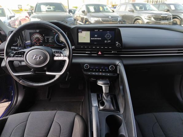Hyundai Elantra VII (CN7) с пробегом 2022 года, цена 2 100 000 рублей, 64860 км, седан, Автокод Объявления