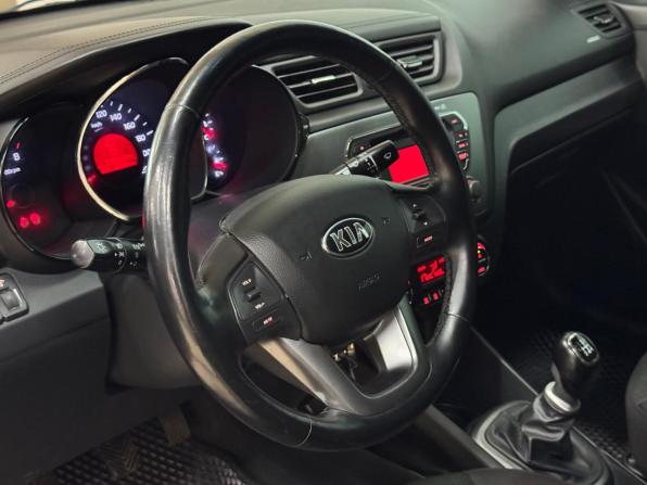Kia Rio III с пробегом 2015 года, цена 1 028 000 рублей, 62108 км, седан, Автокод Объявления
