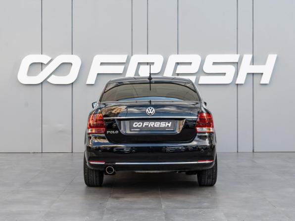 Volkswagen Polo V Рестайлинг с пробегом 2017 года, цена 930 000 рублей, 231458 км, седан, Автокод Объявления