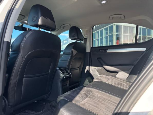 Skoda Superb III с пробегом 2016 года, цена 1 766 000 рублей, 190000 км, лифтбек, Автокод Объявления