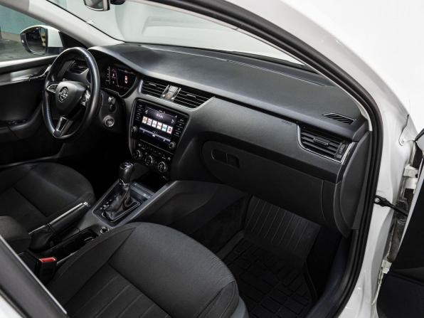 Skoda Octavia III (A7) Рестайлинг с пробегом 2018 года, цена 2 190 000 рублей, 105834 км, лифтбек, Автокод Объявления