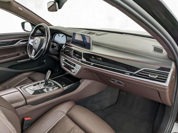 BMW 7 серии VI (G11/G12) с пробегом 2017 года, цена 3 720 000 рублей, 117899 км, седан, Автокод Объявления