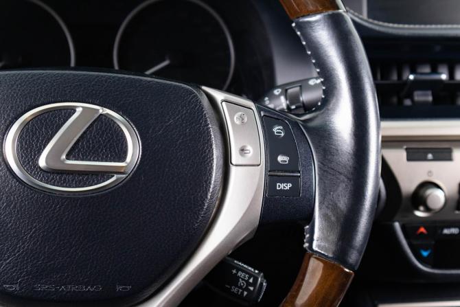 Lexus ES VI с пробегом 2012 года, цена 2 149 000 рублей, 182000 км, седан, Автокод Объявления