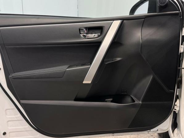 Toyota Corolla XI (E160 E170 E180) с пробегом 2013 года, цена 1 399 000 рублей, 158211 км, седан, Автокод Объявления