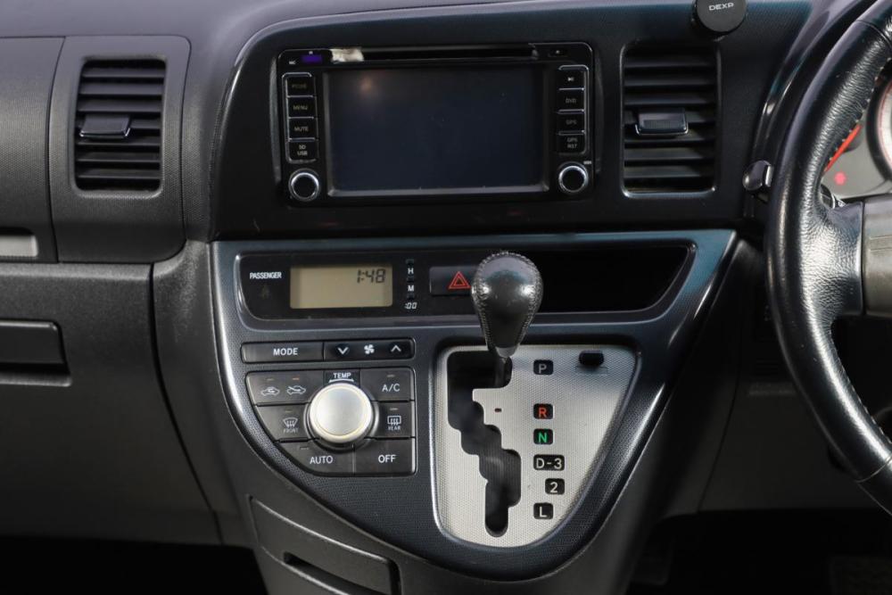 Toyota Wish I Рестайлинг Новосибирск  - изображение 13