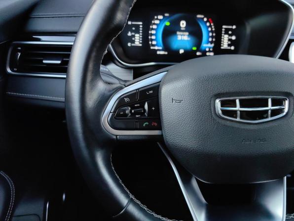 Geely Atlas Pro с пробегом 2023 года, цена 1 819 000 рублей, 31700 км, внедорожник, Автокод Объявления