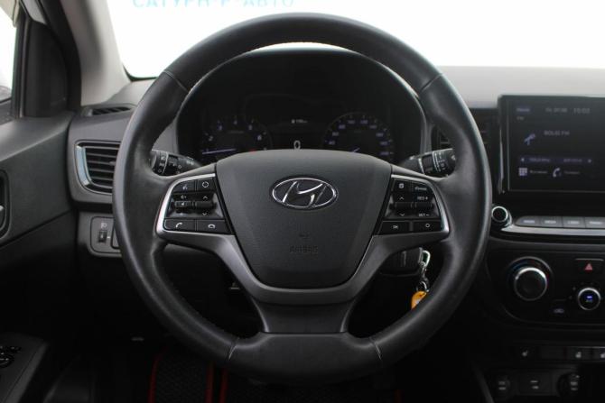 Hyundai Solaris II Рестайлинг с пробегом 2020 года, цена 1 300 000 рублей, 124000 км, седан, Автокод Объявления