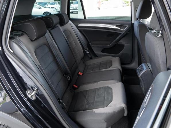 Volkswagen Golf VII Рестайлинг с пробегом 2020 года, цена 2 549 000 рублей, 215221 км, универсал, Автокод Объявления