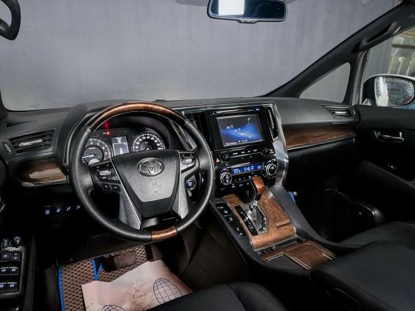 Toyota Alphard III с пробегом 2015 года, цена 3 250 000 рублей, 376772 км, минивэн, Автокод Объявления
