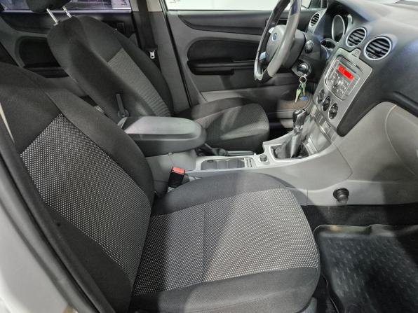 Ford Focus II Рестайлинг с пробегом 2010 года, цена 683 000 рублей, 215600 км, седан, Автокод Объявления