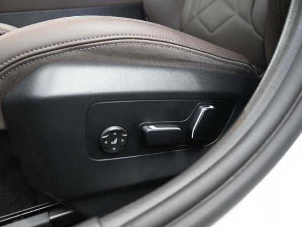 BMW 5 серии VIII (G60/G61/G68) с пробегом 2024 года, цена 7 349 900 рублей, 16911 км, седан, Автокод Объявления