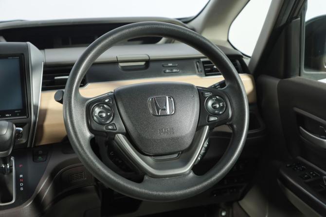 Honda Freed II с пробегом 2017 года, цена 1 599 000 рублей, 73000 км, компактвэн, Автокод Объявления