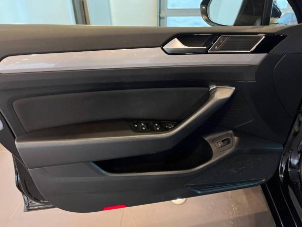 Volkswagen Passat B8 Рестайлинг с пробегом 2020 года, цена 2 099 000 рублей, 169838 км, универсал, Автокод Объявления