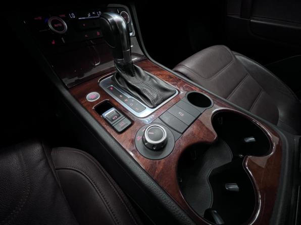 Volkswagen Touareg II с пробегом 2012 года, цена 2 399 000 рублей, 119230 км, внедорожник, Автокод Объявления