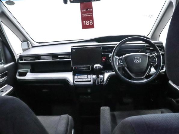 Honda Stepwgn V Рестайлинг с пробегом 2021 года, цена 2 599 000 рублей, 37604 км, минивэн, Автокод Объявления