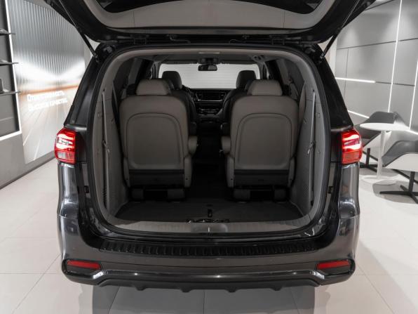 Kia Carnival III с пробегом 2018 года, цена 2 645 000 рублей, 186632 км, минивэн, Автокод Объявления