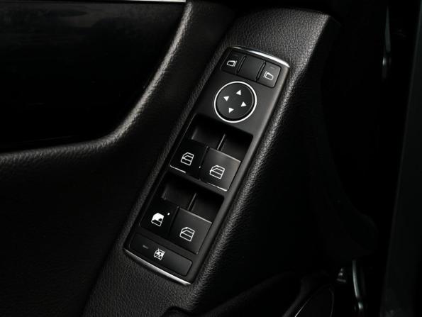 Mercedes-Benz C-Класс III (W204) Рестайлинг с пробегом 2011 года, цена 1 259 000 рублей, 173514 км, седан, Автокод Объявления